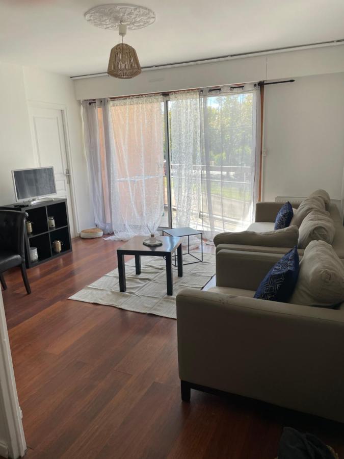 Appartement 2 Chambres Avec Parking Prive Gratuit Дижон Экстерьер фото